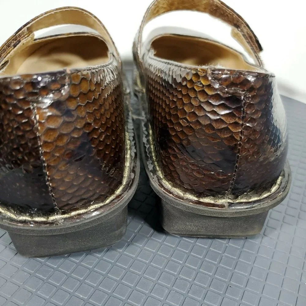 Alegria Women's Mary Jane Shoes Size 39/8.5 Brown Patent Leather Snakesk…